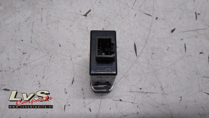 AIH headlight switch from a Kia Rio III (UB) 1.4 CRDi 16V 2011