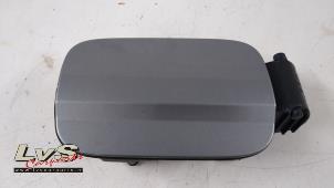 Used Tank cap cover Mercedes C Estate (S204) 2.2 C-200 CDI 16V BlueEFFICIENCY Price € 24,00 Margin scheme offered by LvS Carparts