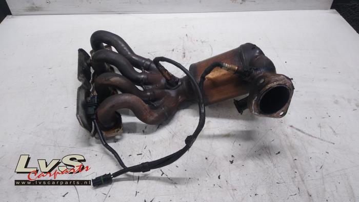 Exhaust manifold + catalyst from a BMW 3 serie (E90) 316i 16V 2009