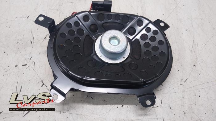 Używane Subwoofer Landrover Discovery Sport (LC) 2.0 TD4 180 16V Cena € 80,00 Procedura marży oferowane przez LvS Carparts