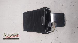 Used Cup holder Landrover Discovery Sport (LC) 2.0 TD4 180 16V Price € 75,00 Margin scheme offered by LvS Carparts