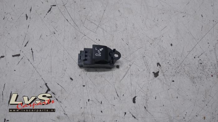 Usados Interruptor Landrover Discovery Sport (LC) 2.0 TD4 180 16V Precio € 15,00 Norma de margen ofrecido por LvS Carparts