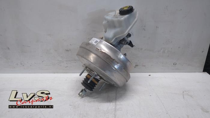 Brake servo from a Land Rover Discovery Sport (LC) 2.0 TD4 180 16V 2015