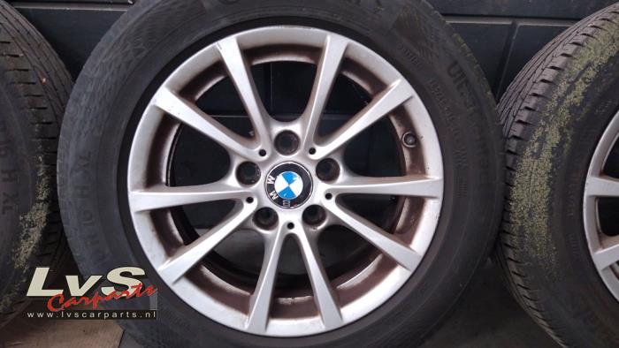 Zestaw obreczy i opon z BMW 3 serie (F30) 318d 2.0 16V 2012