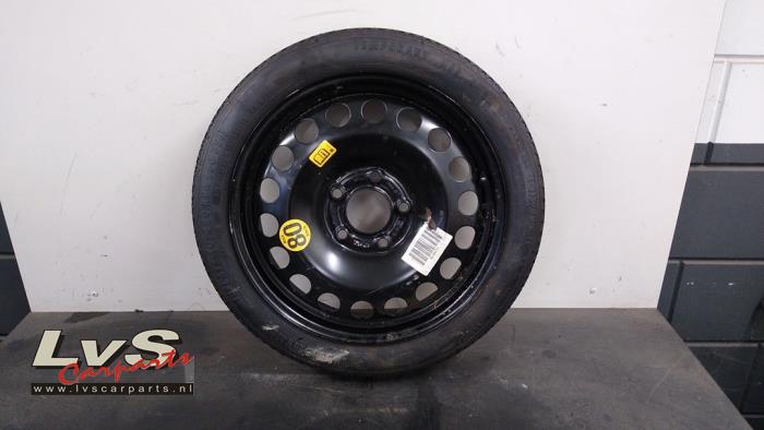 Space-saver spare wheel from a Opel Astra J Sports Tourer (PD8/PE8/PF8) 1.7 CDTi 16V 2013