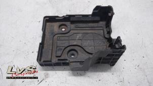 Used Battery box Renault Twingo II (CN) 1.2 16V Price € 20,00 Margin scheme offered by LvS Carparts
