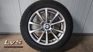 Używane Obrecz + Opona zimowa BMW 3 serie Touring (F31) 320d 2.0 16V Cena € 150,00 Procedura marży oferowane przez LvS Carparts