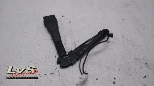 Used Seatbelt tensioner, right BMW 3 serie Touring (F31) 320d 2.0 16V Price € 75,00 Margin scheme offered by LvS Carparts