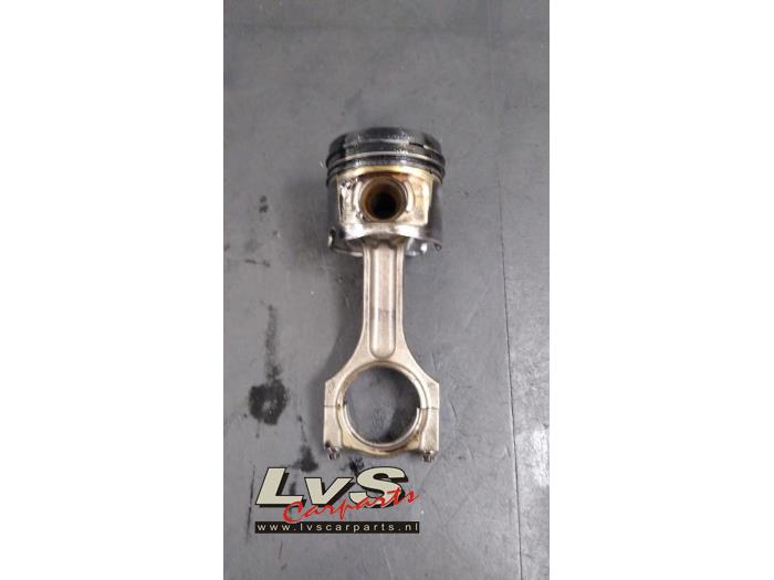 Usagé Piston BMW 1 serie (F20) 116d 2.0 16V Prix € 50,00 Règlement à la marge proposé par LvS Carparts