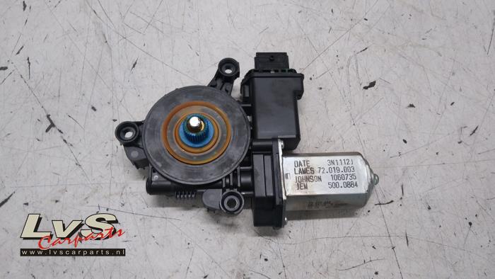 Usados Motor de ventanilla de puerta Alfa Romeo Giulietta (940) 1.4 TB 16V Precio € 30,00 Norma de margen ofrecido por LvS Carparts