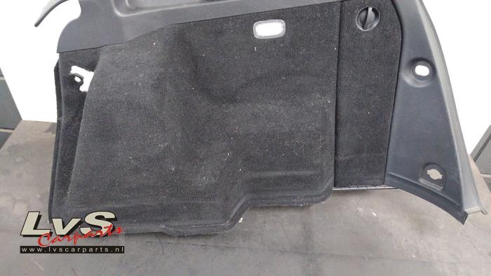 Tapizado de maletero derecha de un Mercedes-Benz GLK (204.7/9) 2.2 220 CDI 16V BlueEff.,BlueTEC 4-Matic 2009