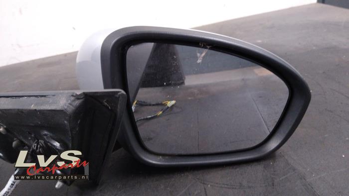 Wing mirror, right from a Renault Megane IV Estate (RFBK) 1.5 Energy dCi 110 2017