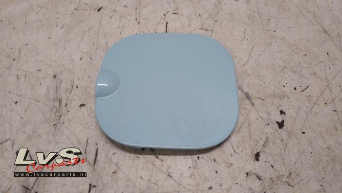 Tank cap cover from a Renault Twingo III (AH) 1.0 SCe 70 12V 2019