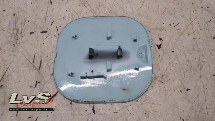Tank cap cover from a Renault Twingo III (AH) 1.0 SCe 70 12V 2019