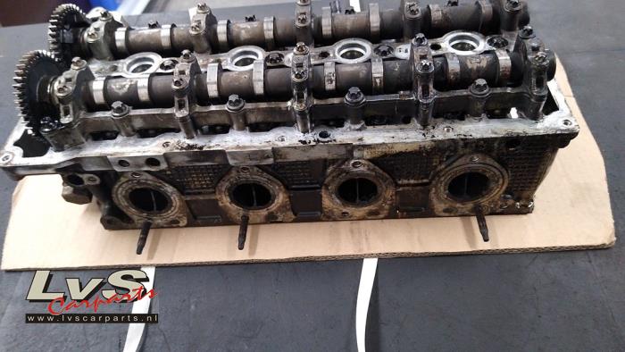 Cylinder head from a BMW 4 serie Gran Coupe (F36) 418d 2.0 16V 2015