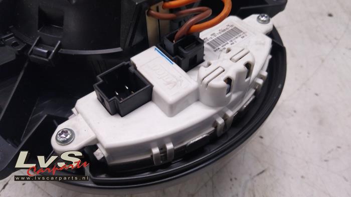 Motor de ventilador de calefactor de un BMW 3 serie Touring (F31) 320d 2.0 16V 2013