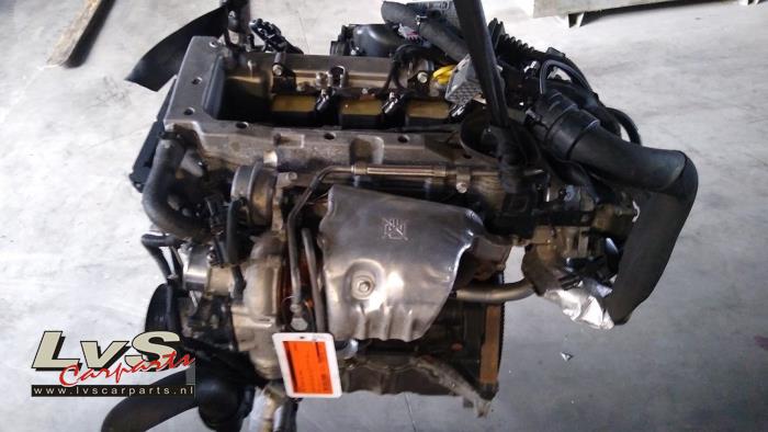 Motor de un Opel Astra K Sports Tourer 1.6 SIDI Eco Turbo 16V 2018