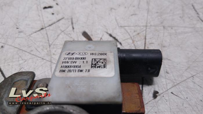 Battery sensor from a Hyundai i10 (B5) 1.2 16V 2016