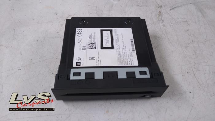 Używane Odtwarzacz CD Opel Astra K Sports Tourer 1.6 SIDI Eco Turbo 16V Cena € 100,00 Procedura marży oferowane przez LvS Carparts