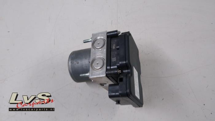 ABS pump from a Skoda Fabia III Combi (NJ5) 1.2 TSI 16V Greentech 2016
