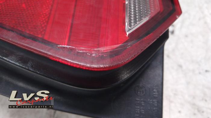 Luz trasera derecha de un Volkswagen Polo V (6R) 1.4 TDI 2016