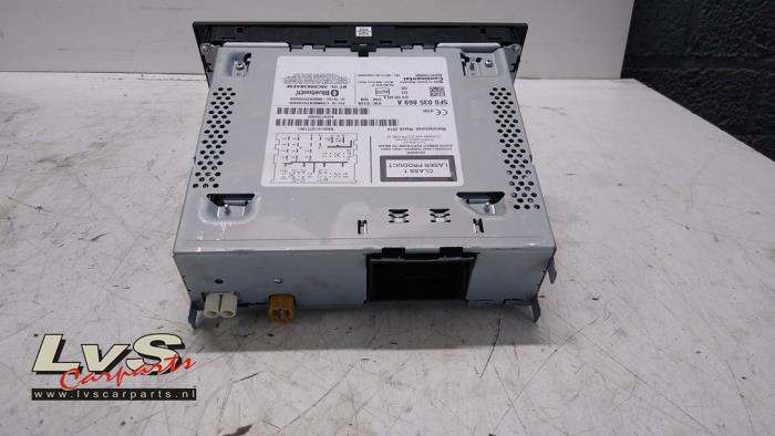 Reproductor de CD y radio de un Seat Leon (5FB) 1.4 TSI 16V 2014