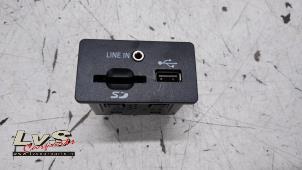 Used AUX / USB connection Ford Focus 3 Wagon 1.0 Ti-VCT EcoBoost 12V 125 Price € 45,00 Margin scheme offered by LvS Carparts