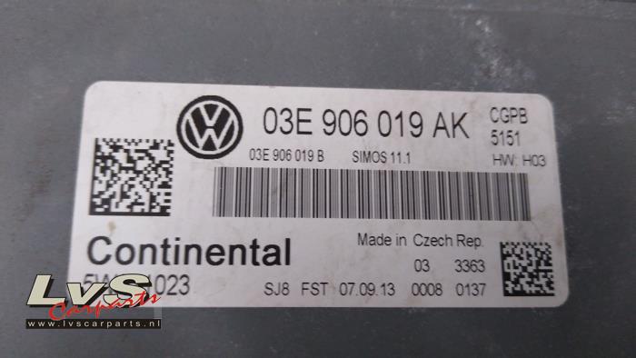 Steuergerät Motormanagement van een Volkswagen Polo V (6R) 1.2 12V 2013