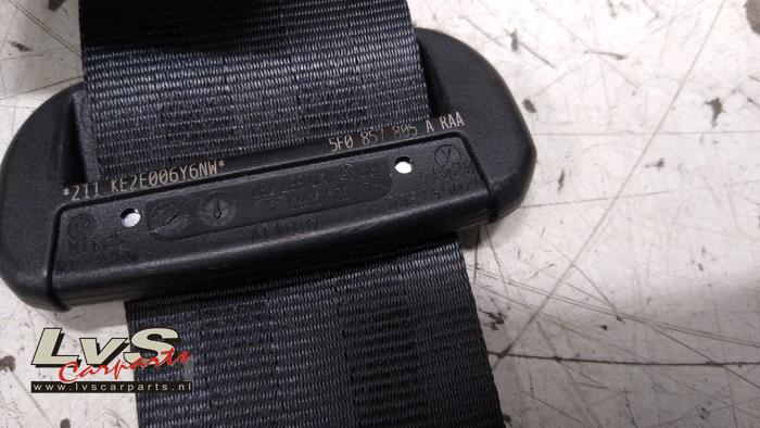 Rear seatbelt, left from a Seat Leon (5FB) 1.4 TSI 16V 2014