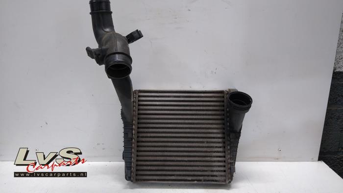 Usados Intercooler Audi Q7 (4LB) 3.0 TDI V6 24V Precio € 75,00 Norma de margen ofrecido por LvS Carparts