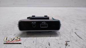 Used AUX / USB connection Fiat 500X (334) 1.4 Multi Air 16V Price € 30,00 Margin scheme offered by LvS Carparts