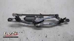 Used Wiper motor + mechanism Fiat 500X (334) 1.4 Multi Air 16V Price € 75,00 Margin scheme offered by LvS Carparts