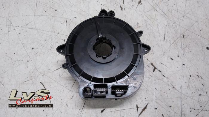 Airbag clock spring from a Fiat 500X (334) 1.4 Multi Air 16V 2016