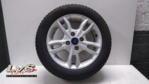 Usagé Jante + pneumatique Ford Fiesta 6 (JA8) 1.0 SCI 12V 80 Prix € 125,00 Règlement à la marge proposé par LvS Carparts