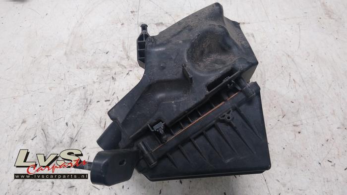 Air box from a Renault Twingo III (AH) 1.0 SCe 70 12V 2019