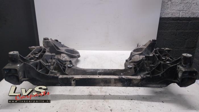 Begagnade Underram BMW B5 (F10) 4.4 V8 32V Bi-Turbo Pris € 250,00 Marginaltabell erbjuds av LvS Carparts
