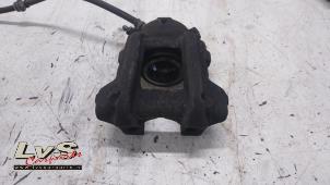 Used Front brake calliper, left BMW 1 serie (F20) 116i 1.5 12V Price € 25,00 Margin scheme offered by LvS Carparts