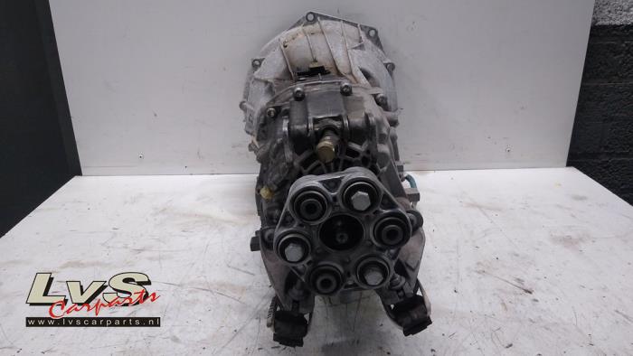 Gearbox from a BMW 1 serie (F20) 120d 2.0 16V 2011