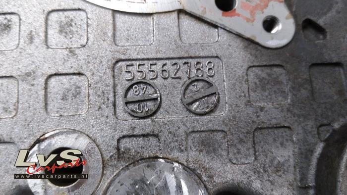Kettenkasten Deckel van een Opel Adam 1.2 16V 2012