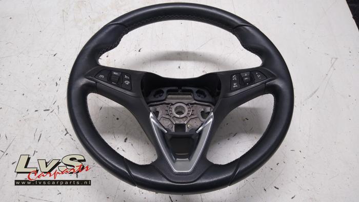 Używane Kierownica Opel Corsa E 1.4 16V Cena € 50,00 Procedura marży oferowane przez LvS Carparts