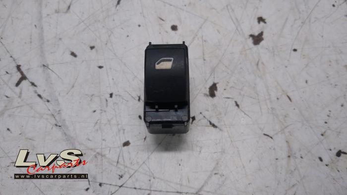 Usados Interruptor de ventanilla eléctrica Citroen Berlingo 1.6 HDi 90 Precio € 10,00 Norma de margen ofrecido por LvS Carparts
