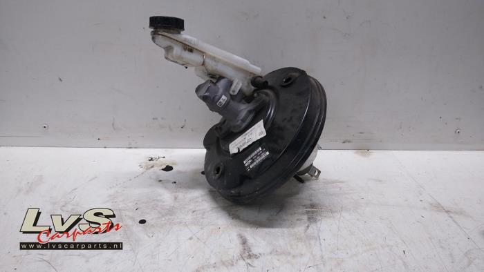 Usagé Assistant de freinage Ford Focus 3 Wagon 2.0 TDCi 16V 150 Prix € 60,00 Règlement à la marge proposé par LvS Carparts