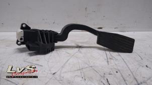 Used Accelerator pedal Opel Corsa E 1.4 16V Price € 15,00 Margin scheme offered by LvS Carparts
