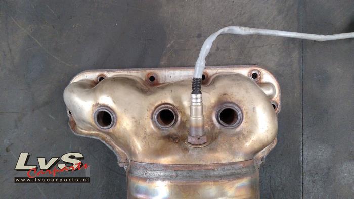 Exhaust manifold + catalyst from a Opel Corsa E 1.4 16V 2016