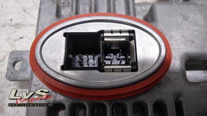 Ignitor de xenón de un BMW 1 serie (F20) 120d 2.0 16V 2011