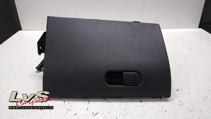 Begagnade Handskfack Alfa Romeo Giulietta (940) 1.6 JTDm 16V Pris på förfrågan erbjuds av LvS Carparts