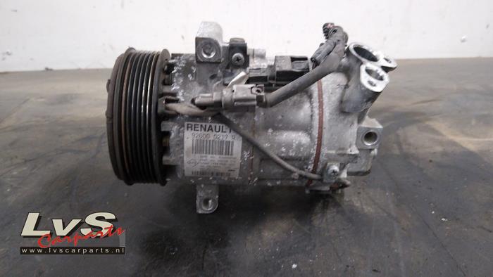 Air conditioning pump from a Renault Clio IV (5R) 0.9 Energy TCE 90 12V 2014
