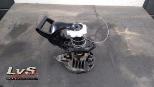 Used Spare wheel mechanism Renault Clio IV (5R) 0.9 Energy TCE 90 12V Price € 60,00 Margin scheme offered by LvS Carparts