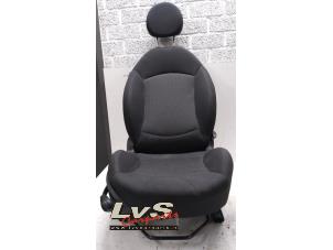 Used Seat, right Mini Mini (R56) 1.6 16V Cooper Price € 75,00 Margin scheme offered by LvS Carparts