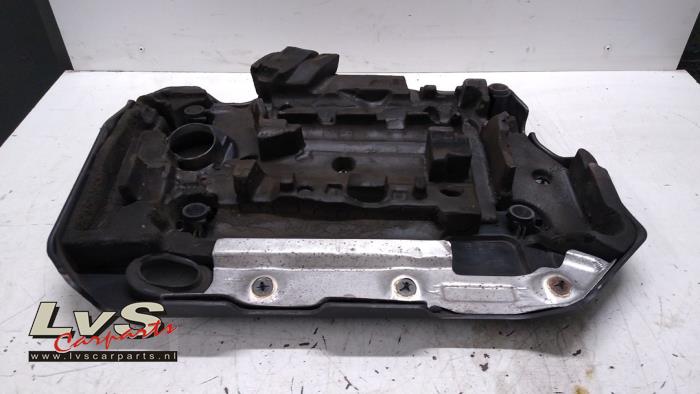 Abdeckblech Motor van een Alfa Romeo Giulietta (940) 1.6 JTDm 16V 2012